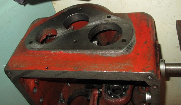 корпус коробки скоростей  1а616 с крышкой рычагами Коробка скоростей токарно-винторезного станка 1А616, задняя бабка, патрон токарный, коробка передач, суппорт 1а616, передняя бабка ит-1м . фартук ит-1м. коробка подач ит-1м. суппорт ит-1м. резцедержатель ит-1м. продольльные поперечные салазки ит-1м.  шпиндельная бабка ит-1м. коробка скоростей ит-1м. суппорт 1а616 ,задняя бабка 1а616. 